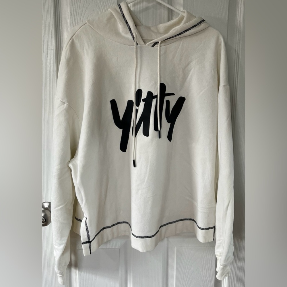 Yitty oversized comfy cream/black hooded sweatshirt. Sz 2XL.